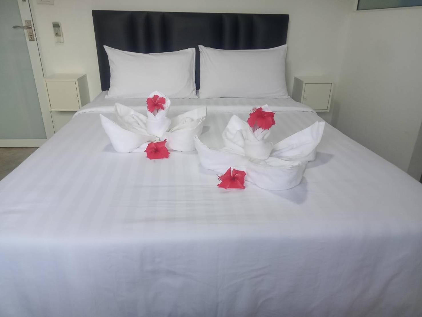 Baan Talay Hostel Koh Mak Buitenkant foto